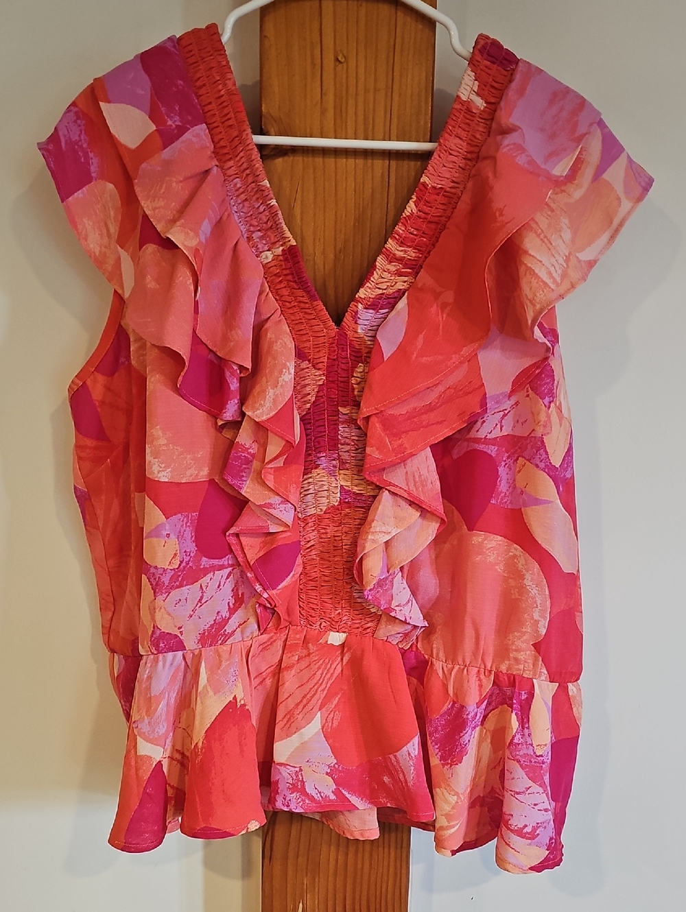 SOFIA VERGARA Pink & Coral Ruffle V-Neck Sleeveless Blouse